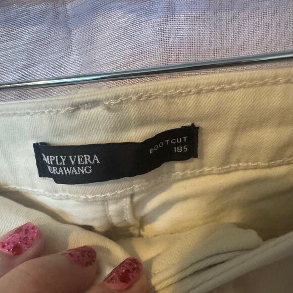 Simply Vera Wang Cream colored jeans 18s bootcut - Picture 2 of 6